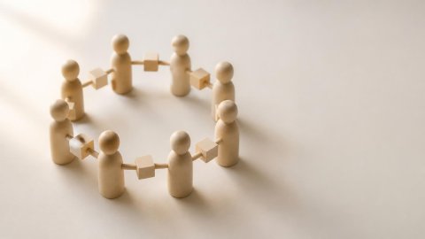 Post-Sale Operational Blindness: Building a Continuous Value Loop with CRM